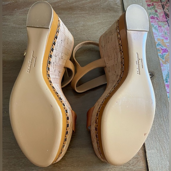 🔥🆕 Ferragamo Mollie Chain Cork Wedges Size 10🔥 - Picture 8 of 10